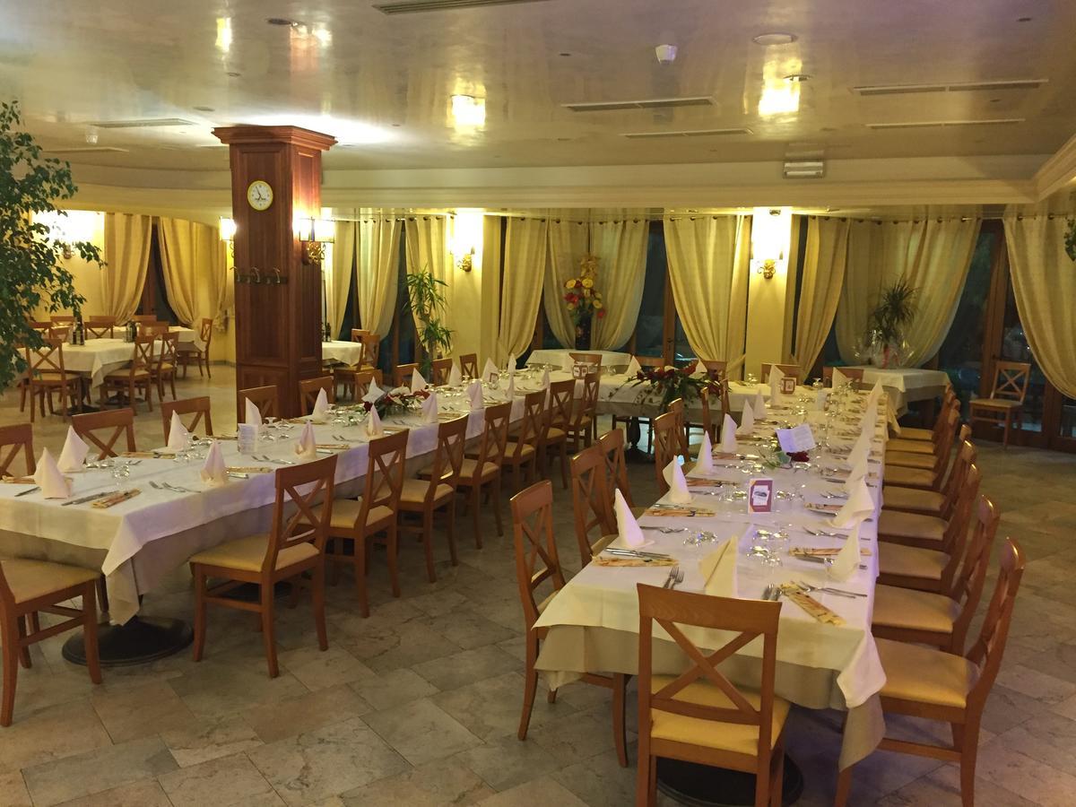 HOTEL ALBERGO RISTORANTE PIZZERIA DA MICHELE VENZONE Italia da